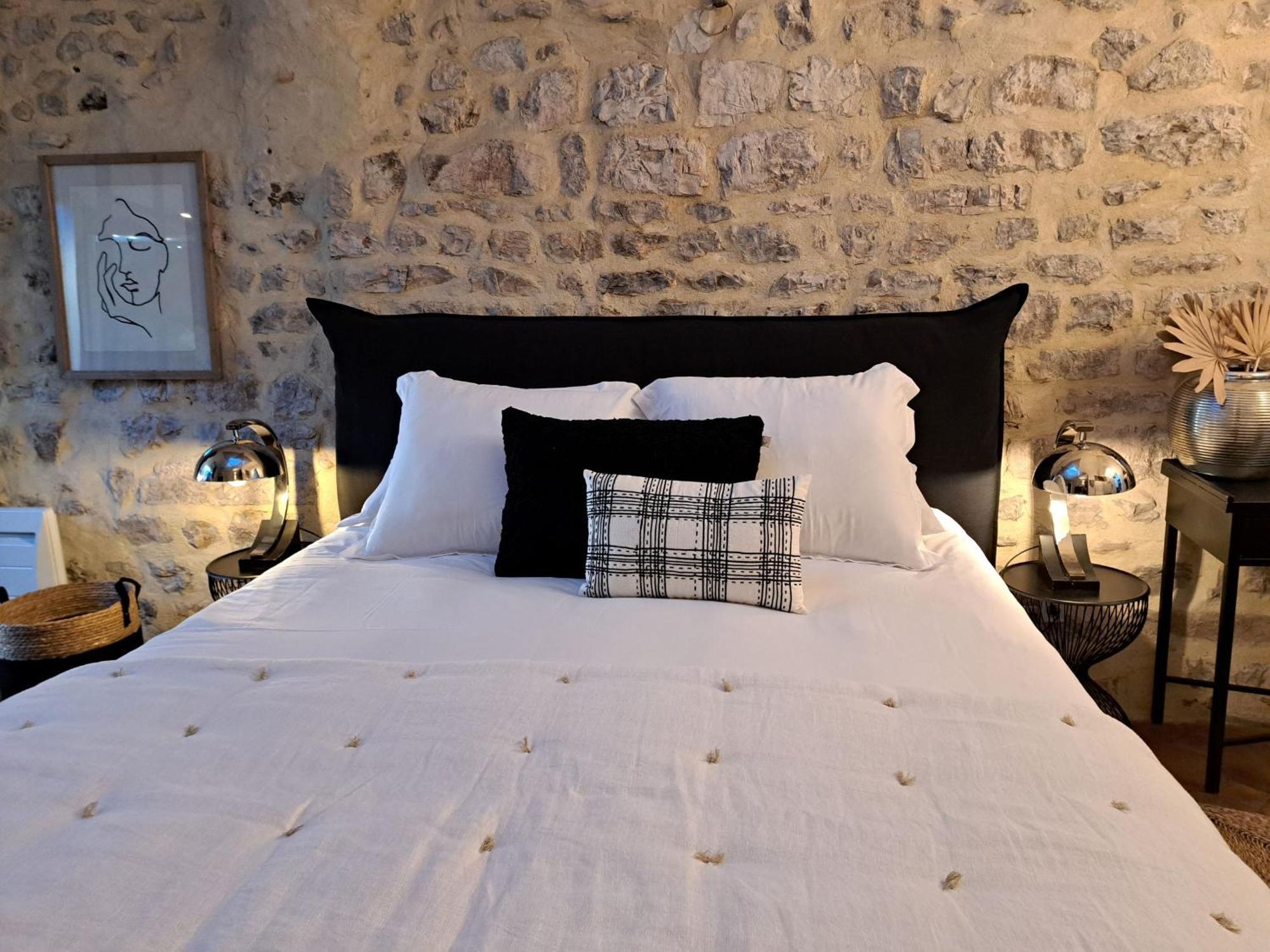 Hotel Le Patio De Sophie Sisteron Exterior foto